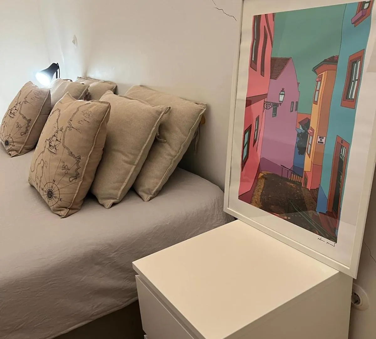 Private Comfortable Room In Chiado Lisboa