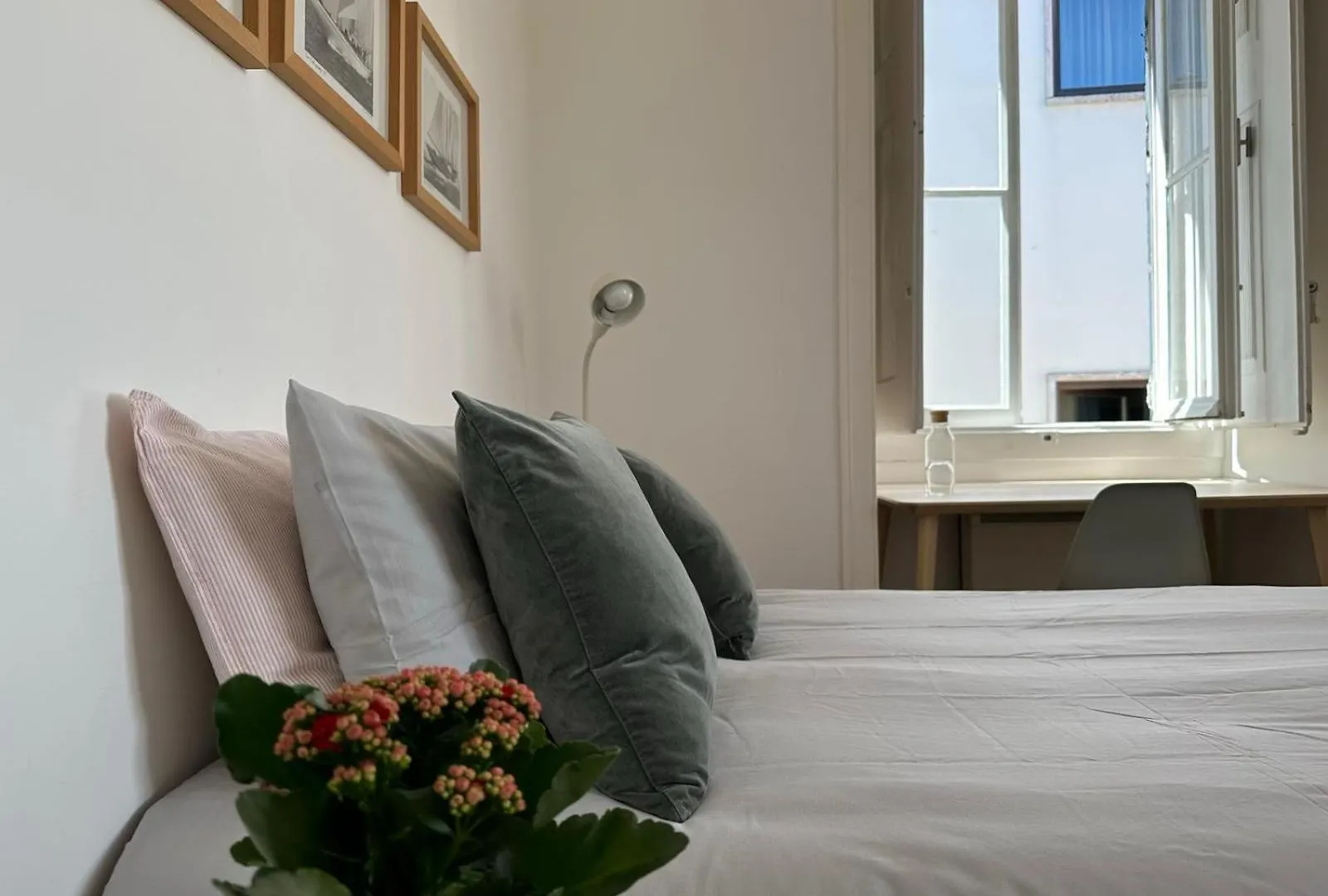 Private Comfortable Room In Chiado Lisboa Privat bolig